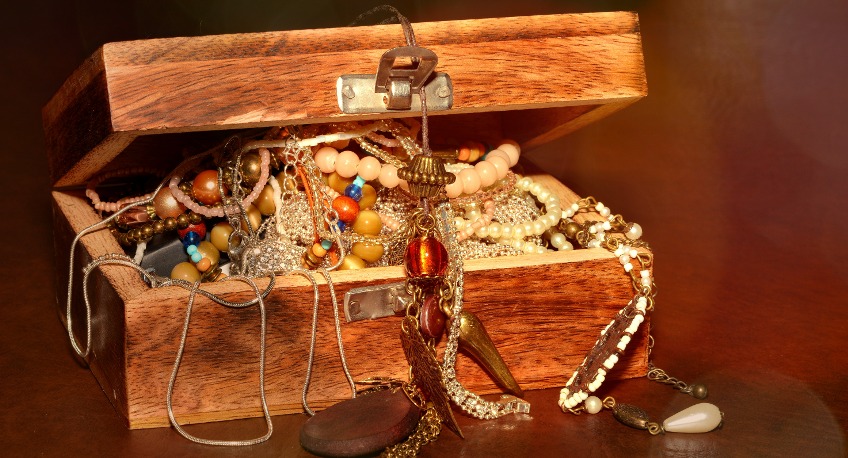 KINCSKERESŐ MATRÓZOK - AZTABANDA TÁBOR