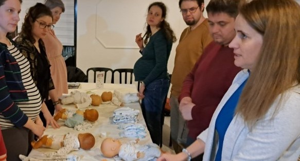 HANGOLÓDJUNK EGYÜTT A BABÁZÁSRA