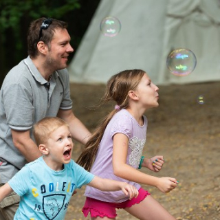 BOLONDOS INDIÁNNYÁR