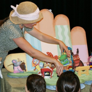 WEKERLEI ZSEBSZÍNHÁZ: A KESZTYŰ